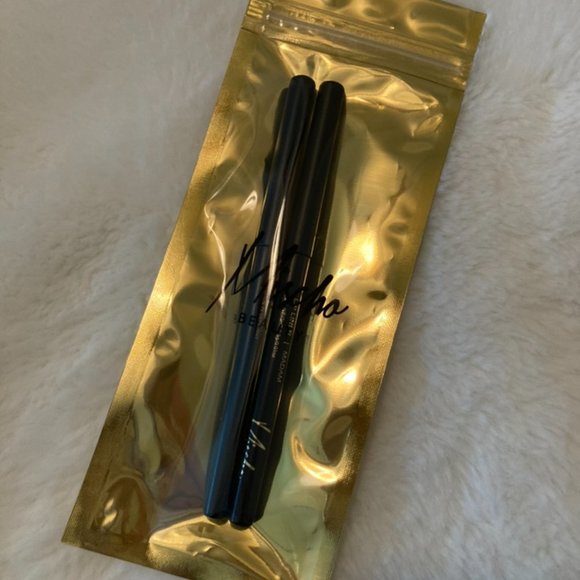Lip Liner Set in Madam & Ljama - Picture 2 of 3